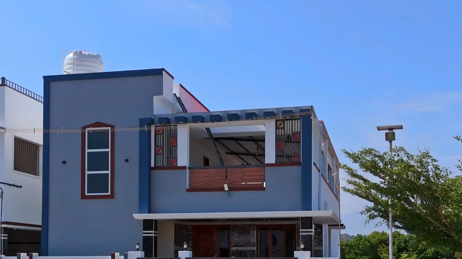 A new house for sale in Namakkal, filmed by Gmore